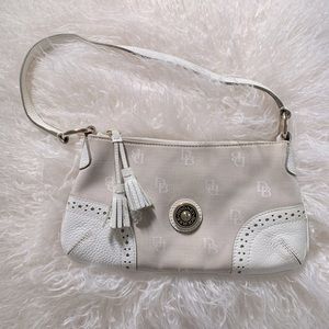 EUC Dooney & Bourke White Slim Shoulder Bag Purse